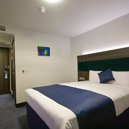 Ramada By Wyndham Cobham Hotel Cobham  Exterior photo