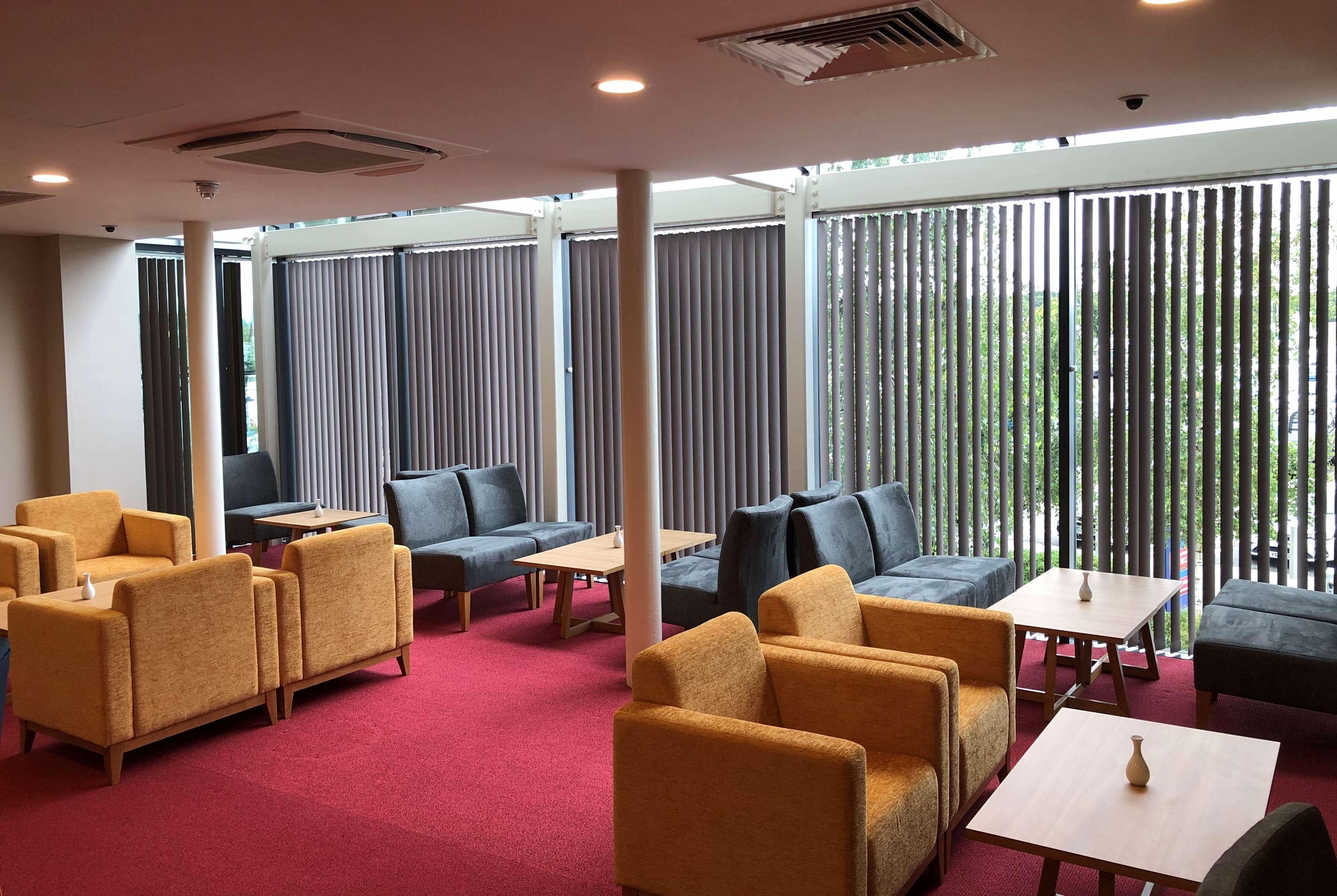 Ramada By Wyndham Cobham Hotel Cobham  Exterior photo