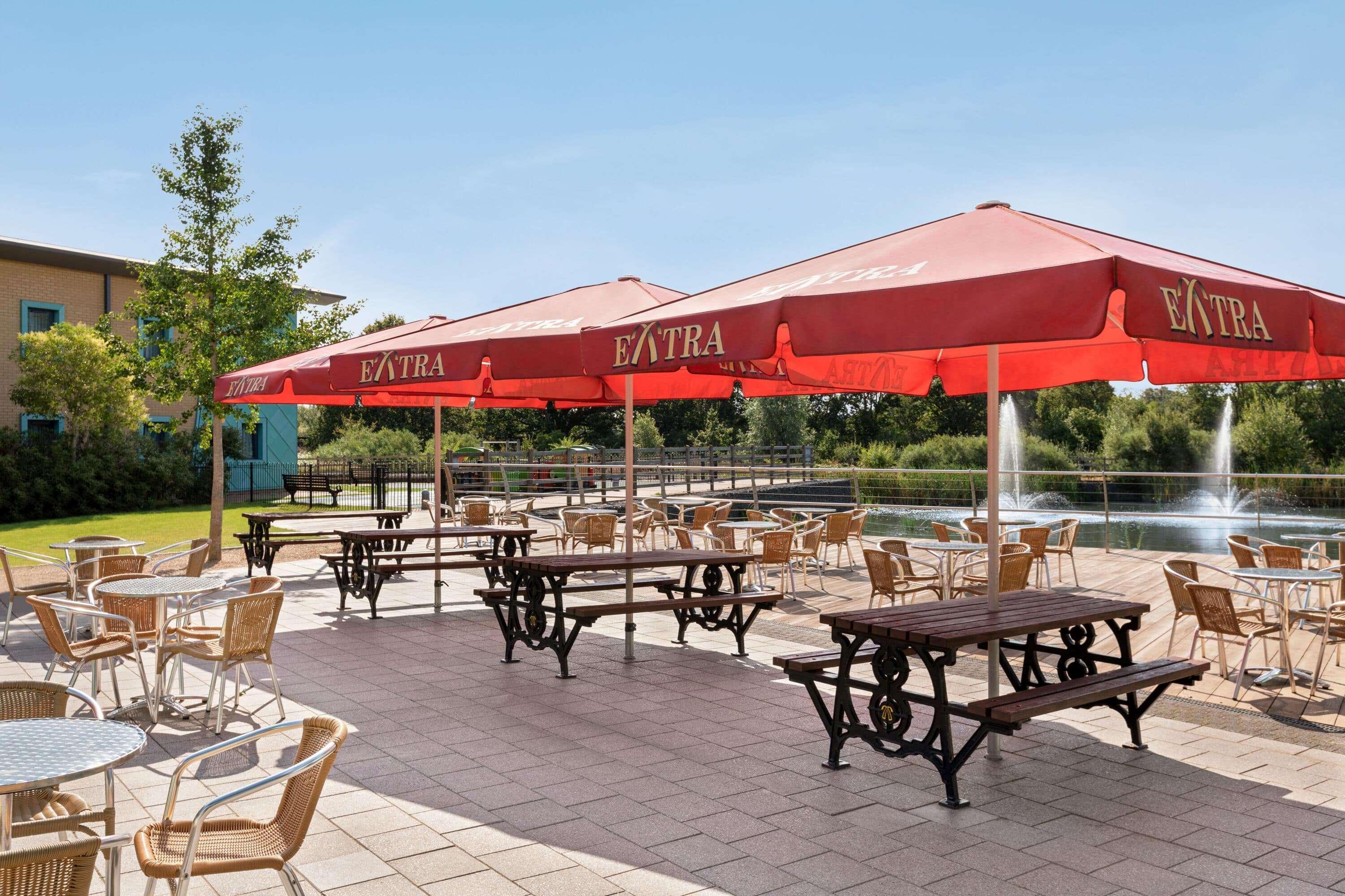 Ramada By Wyndham Cobham Hotel Cobham  Exterior photo