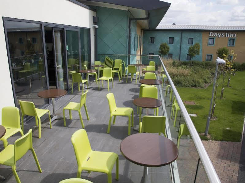 Ramada By Wyndham Cobham Hotel Cobham  Exterior photo