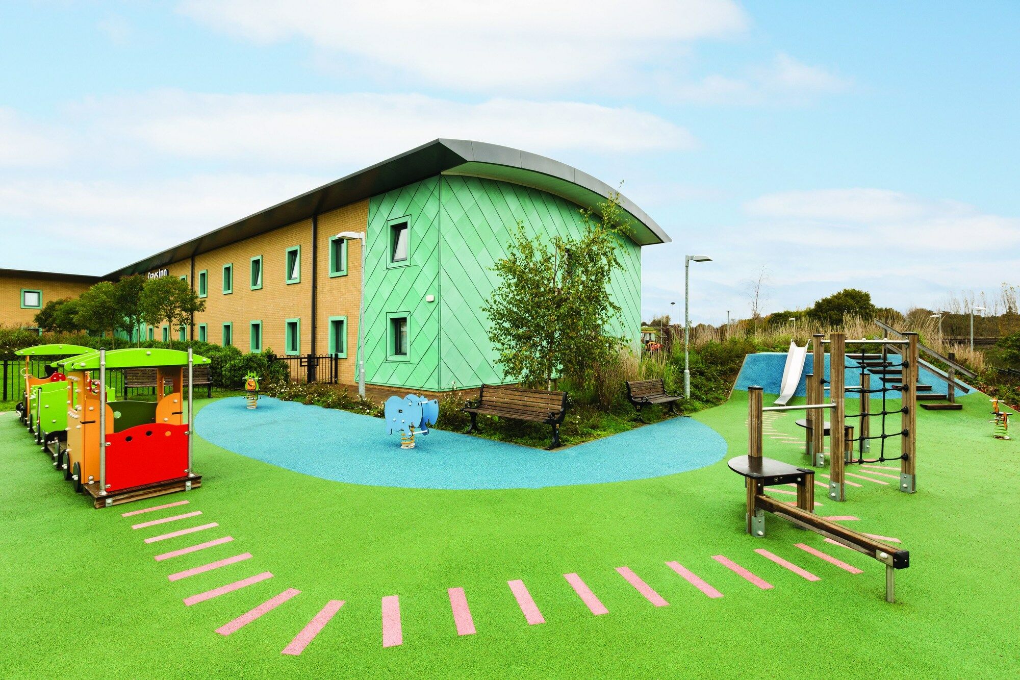 Ramada By Wyndham Cobham Hotel Cobham  Exterior photo